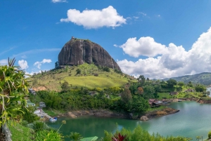 From Medellin: Guatape Lake Boat Tour and El Peñol Rock Hike