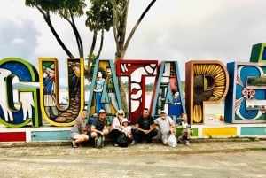 Ab Medellín: Guatape Private Tour, El Peñol, Bootsfahrt