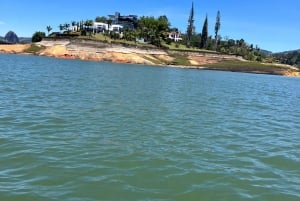 Ab Medellín: Guatape Private Tour, El Peñol, Bootsfahrt