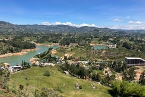Ab Medellín: Guatape Private Tour, El Peñol, Bootsfahrt