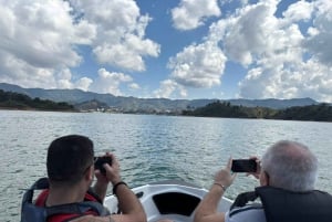 Ab Medellín: Guatape Private Tour, El Peñol, Bootsfahrt