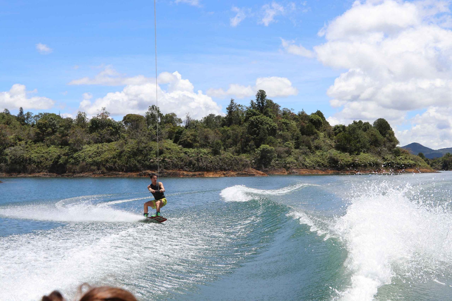 From Medellin or Guatapé: Wakeboarding at Peñol-Guatapé