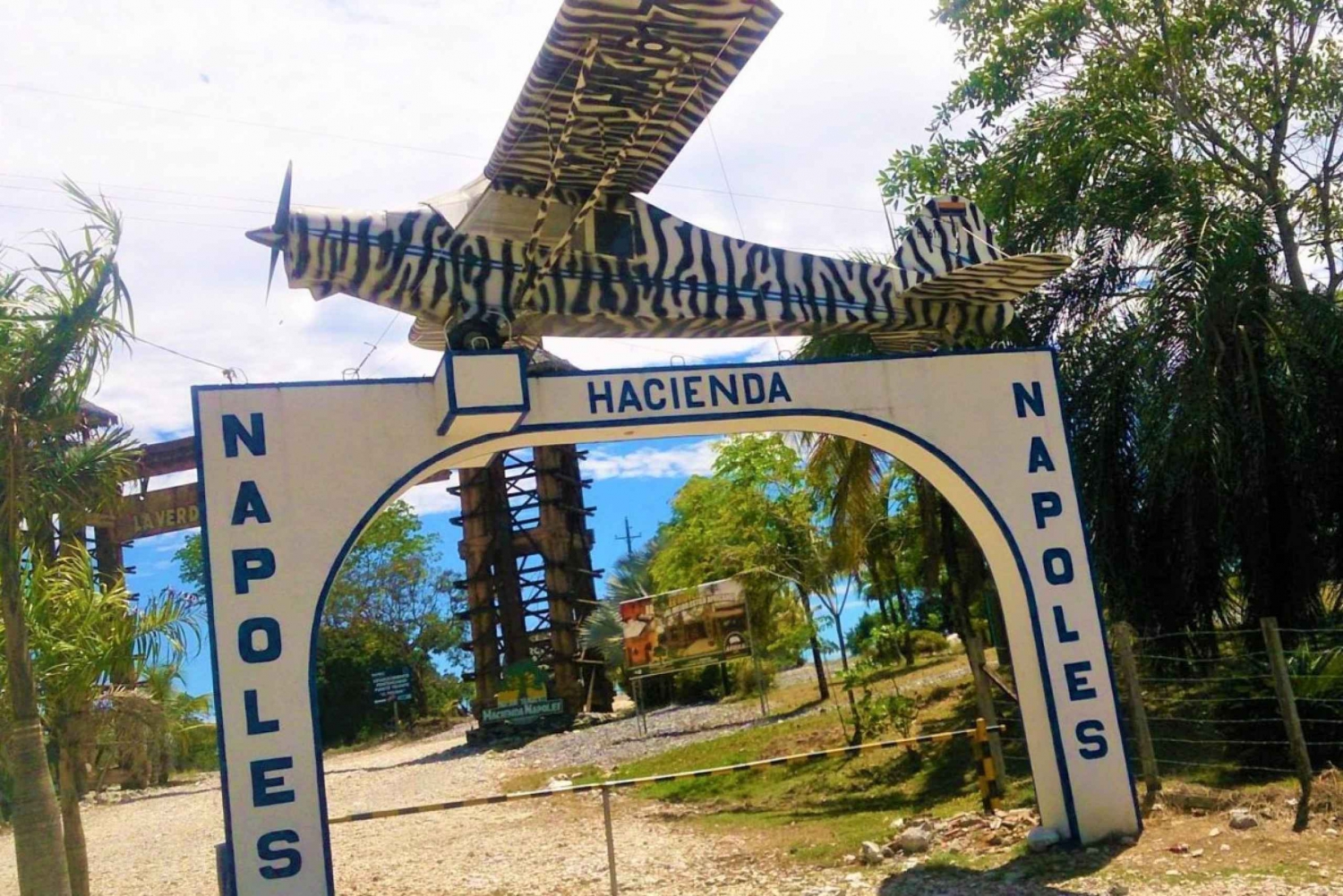 Desde Medellín: Visita Privada a la Hacienda Nápoles de Pablo Escobar