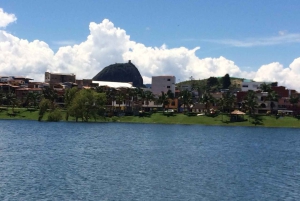 Fra Medellin: Privat Guatape-tur med kaffe