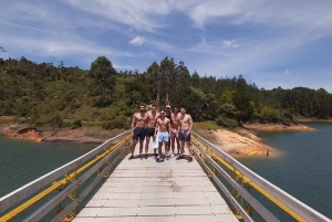 Fra Medellin: Privat Guatape-tur med kaffe