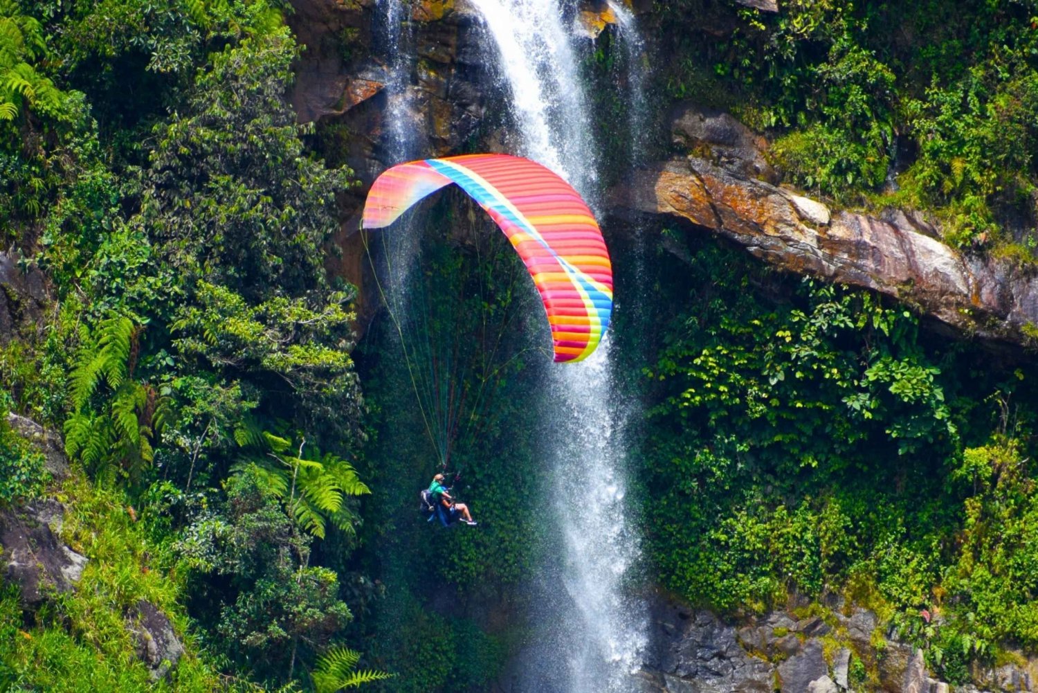 From Medellin: Private Paragliding Tour Over Waterfalls