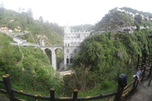 Von Quito aus: Las Lajas Sanctuary Ganztagestour & Hotelabholung