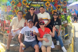 'Del arte callejero al cielo' Tour Privado Comuna 13 y Mirador La Palma