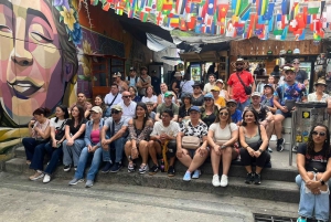'Del arte callejero al cielo' Tour Privado Comuna 13 y Mirador La Palma