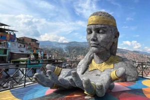 'Del arte callejero al cielo' Tour Privado Comuna 13 y Mirador La Palma