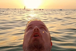 Día completo en la isla de Barú en barco: Snorkel + Puesta de sol + Plancton