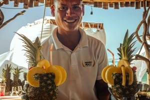 イスラ・バル・プラヤ・ブランカでの終日（マンボ・ビーチ・クラブにて