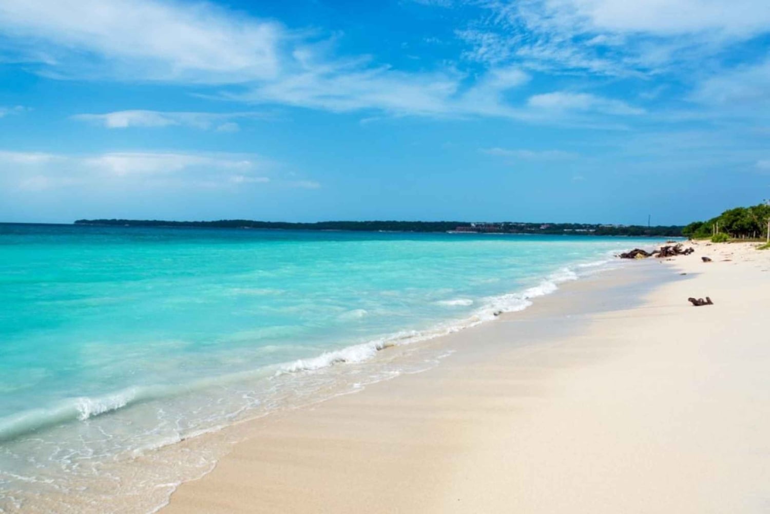 Dia inteiro na exclusiva praia tranquila de Baru com almoço