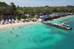 Full-day tour of 3 private islands in the Rosario Islands