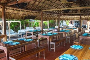 Full-day tour of 3 private islands in the Rosario Islands