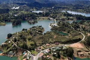 Tour di un giorno intero a Guatapé Piedra del Peñol da Medellin