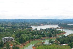 Tour di un giorno intero a Guatapé Piedra del Peñol da Medellin