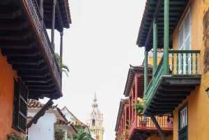 旧市街での美食ツアーとプロによる写真撮影