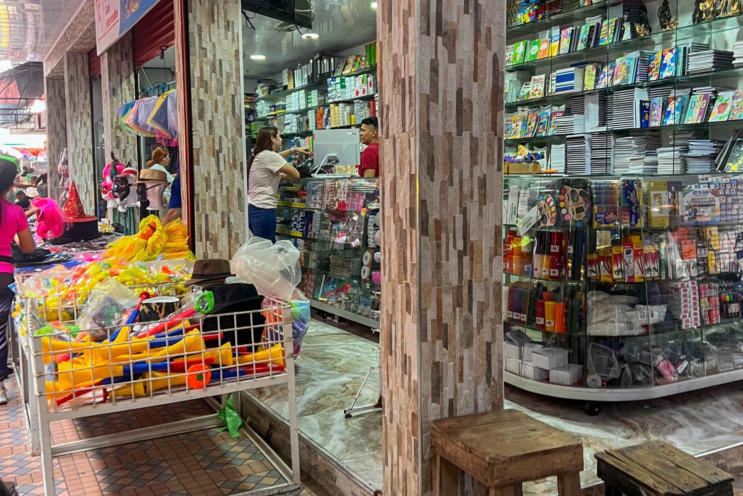 Conosci la vera Cartagena: tour gastronomico e culturale del Mercado Bazurto