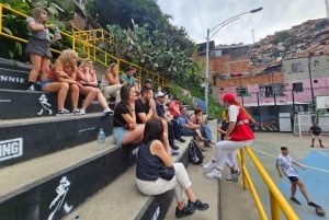 Graffitirundtur i Comuna 13 og kabelbane (med lokale guider)