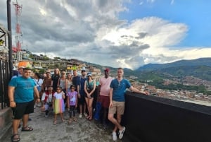 Graffitirundtur i Comuna 13 og kabelbane (med lokale guider)