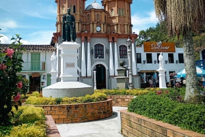 Guatapé and El Peñón Adventure – small group from Medellín