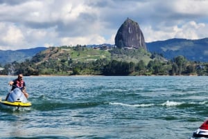 Guatape Tour with Luxury Boat Ride, Meals & Llamas farm