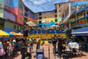 Erlebnistour in Guatapé: Natur, Kultur und Bootsfahrt mit Guide