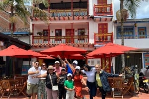 Erlebnistour in Guatapé: Natur, Kultur und Bootsfahrt mit Guide