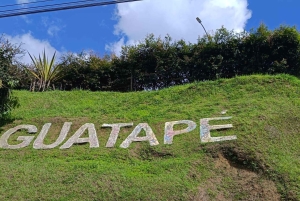 Erlebnistour in Guatapé: Natur, Kultur und Bootsfahrt mit Guide