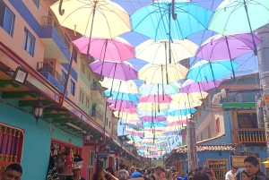 Erlebnistour in Guatapé: Natur, Kultur und Bootsfahrt mit Guide