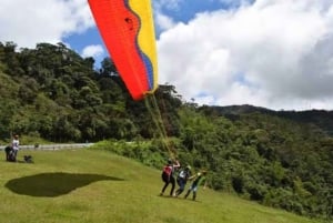 Guatape: Paragliding Experience