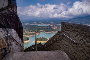 From Medellin: Guatape El Peñol with Boat, Breakfast & Lunch