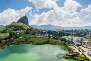 From Medellin: Guatape El Peñol with Boat, Breakfast & Lunch