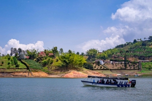 From Medellin: Guatape El Peñol with Boat, Breakfast & Lunch