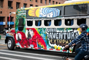 Guatapé Tour per Chiva + Bezoek aan de Hacienda van Pablo Escobar