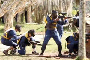 Guatapé Tour per Chiva + Bezoek aan de Hacienda van Pablo Escobar