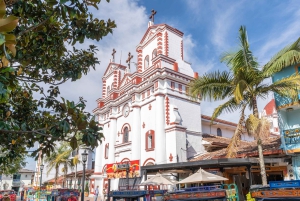 Guatapé Tour per Chiva + Bezoek aan de Hacienda van Pablo Escobar