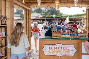 Guatapé Tour per Chiva + Bezoek aan de Hacienda van Pablo Escobar