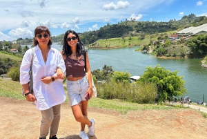 Guatape Tour with Luxury Boat Ride, Meals & Llamas farm