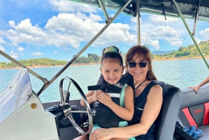 Guatape Tour with Luxury Boat Ride, Meals & Llamas farm