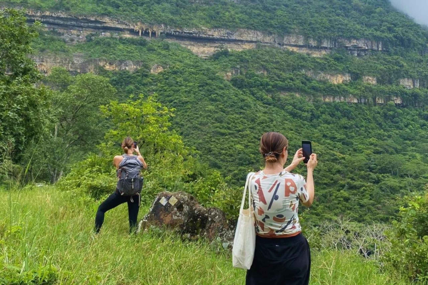 Hiking along the Camino Real: Barichara-Cabrera, waterfalls, and the Río Suárez canyon
