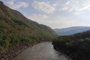 Hiking Guane - La Fuente: Adventure in the Tropical Dry Forest
