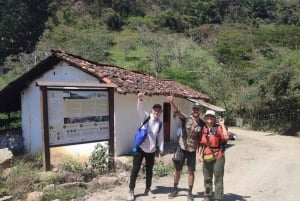 Hiking Guane - La Fuente: Adventure in the Tropical Dry Forest