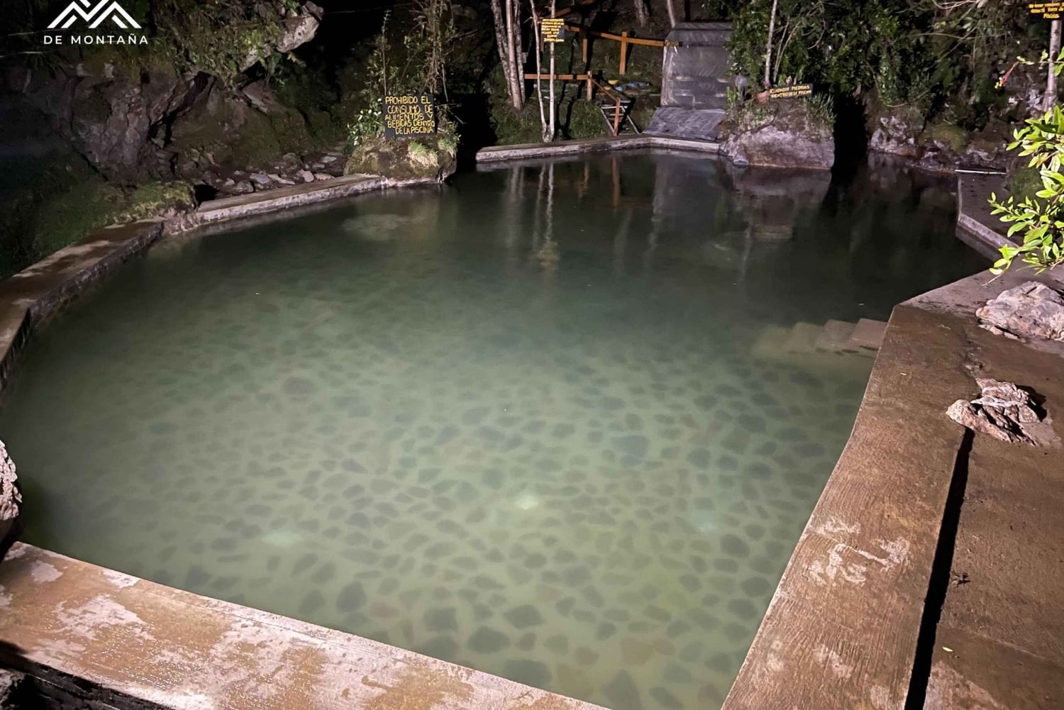 Termiska bad under stjärnorna: en avkopplande kväll i Coconuco