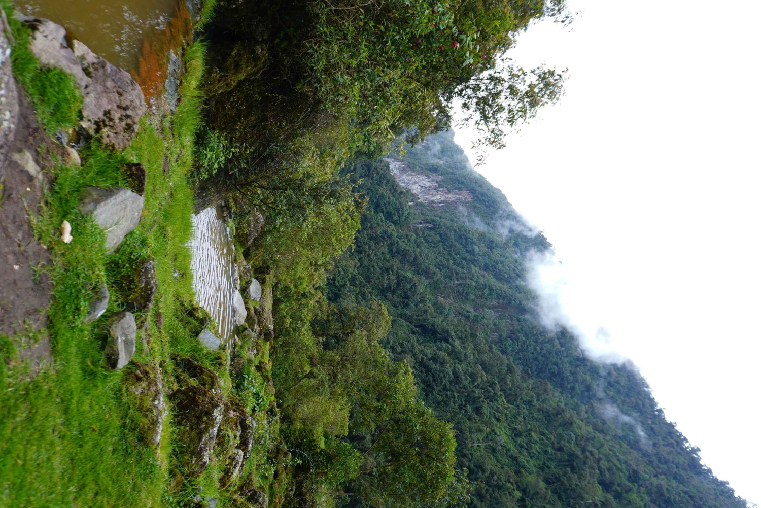 Ibagué: Combeima Canyon Hike, Yoga & Hot Springs Camp