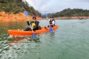 EXCURSION EN KAYAK SUR LE LAC DE GUATAPE