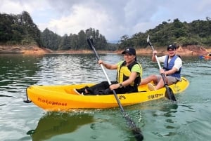 Kayak tour on Lake Guatapé