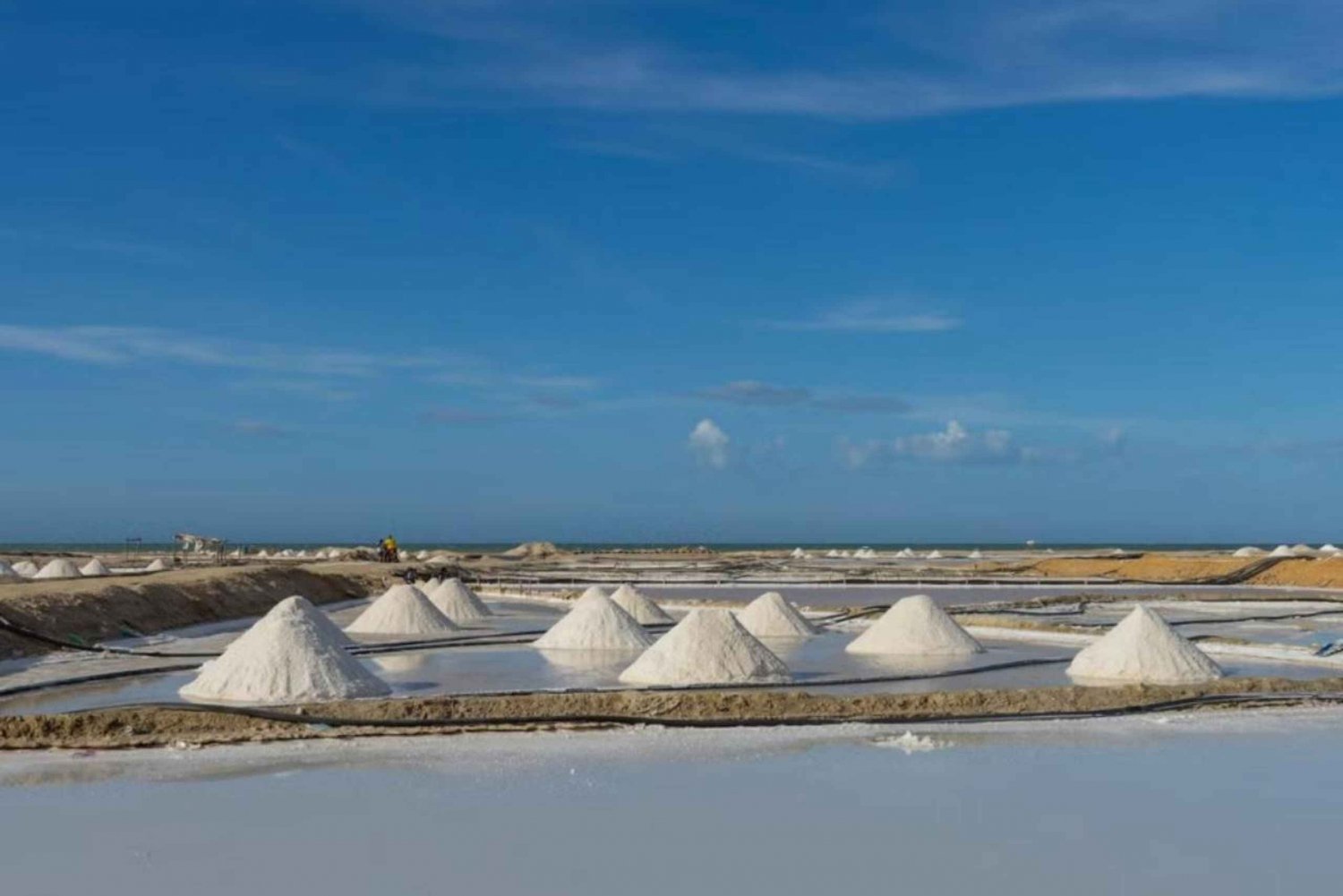 La Guajira: Manaure Salt Mines Tour and Wayuu Ranch