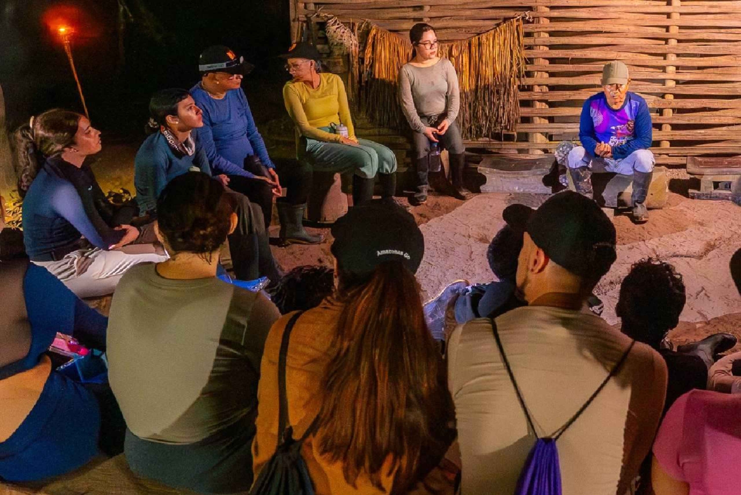 Leticia Sademetsäretki ja esi-isien luento puumajassa 2 päivää